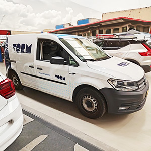 VORM bestelauto professioneel beletterd door SignDirect