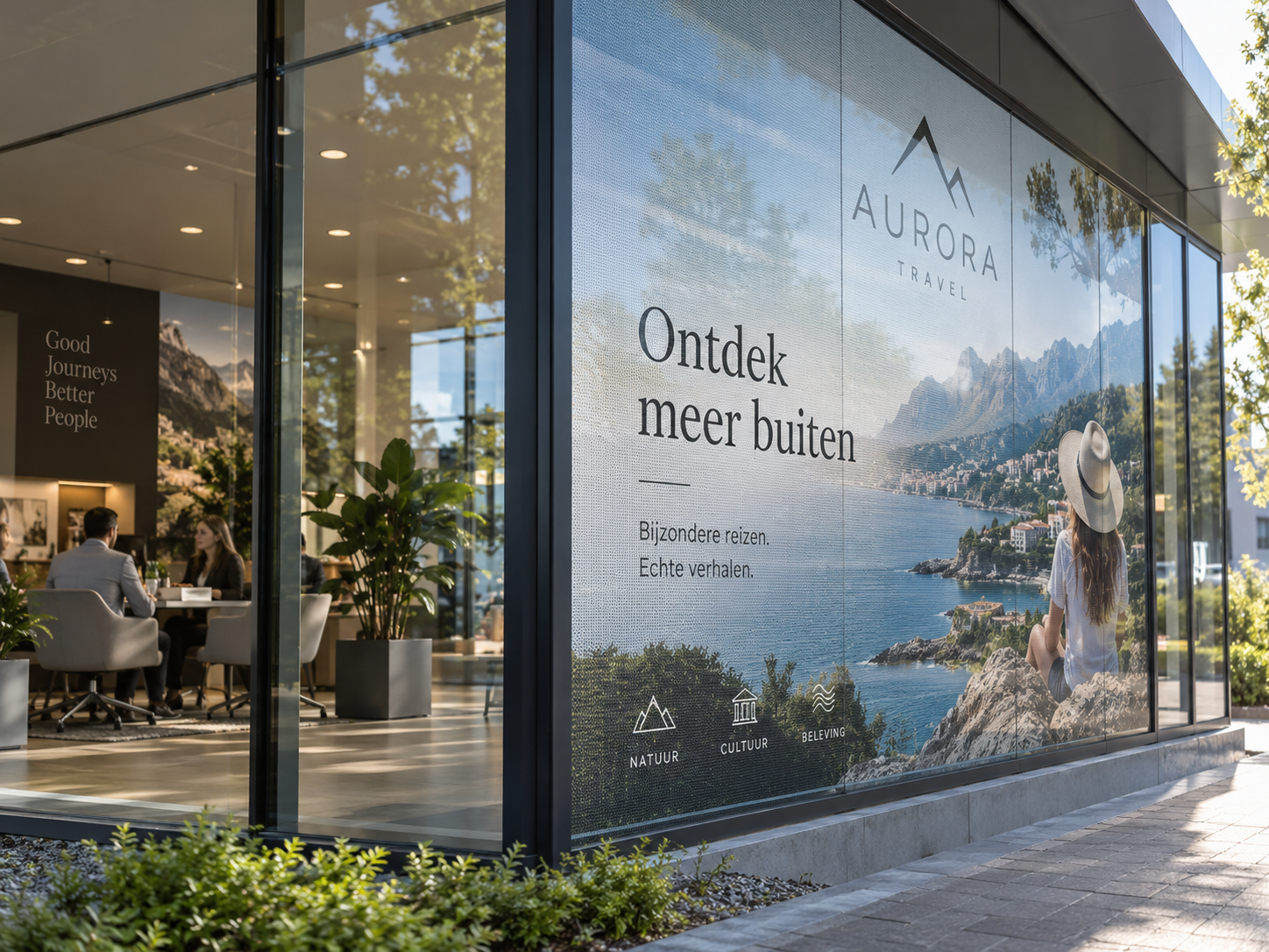 Professionele One Way Vision folie op groot zakelijk glasvlak met zicht naar buiten